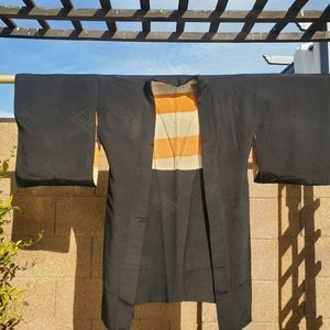 VINTAGE JAPANESE HANDSTITCHED TRADITIONAL SILK KIMONO